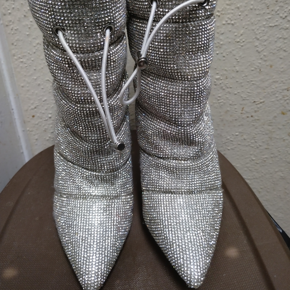 Shoes - Picture 2 of 10
